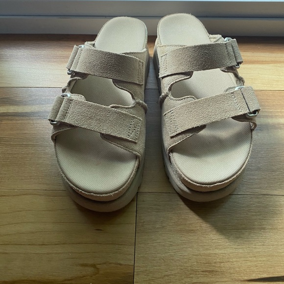 UGG Shoes - UGG Goldenstar Hi Slide